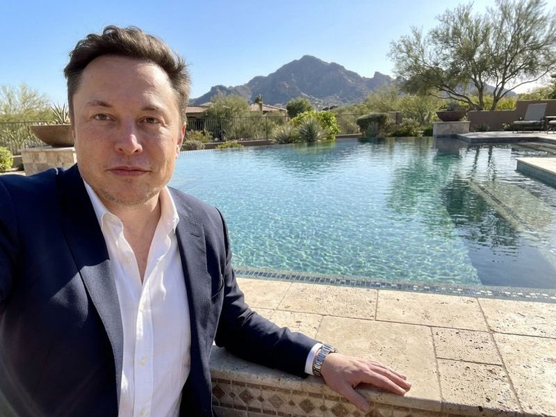 Natural stone pool tile in Paradise Valley